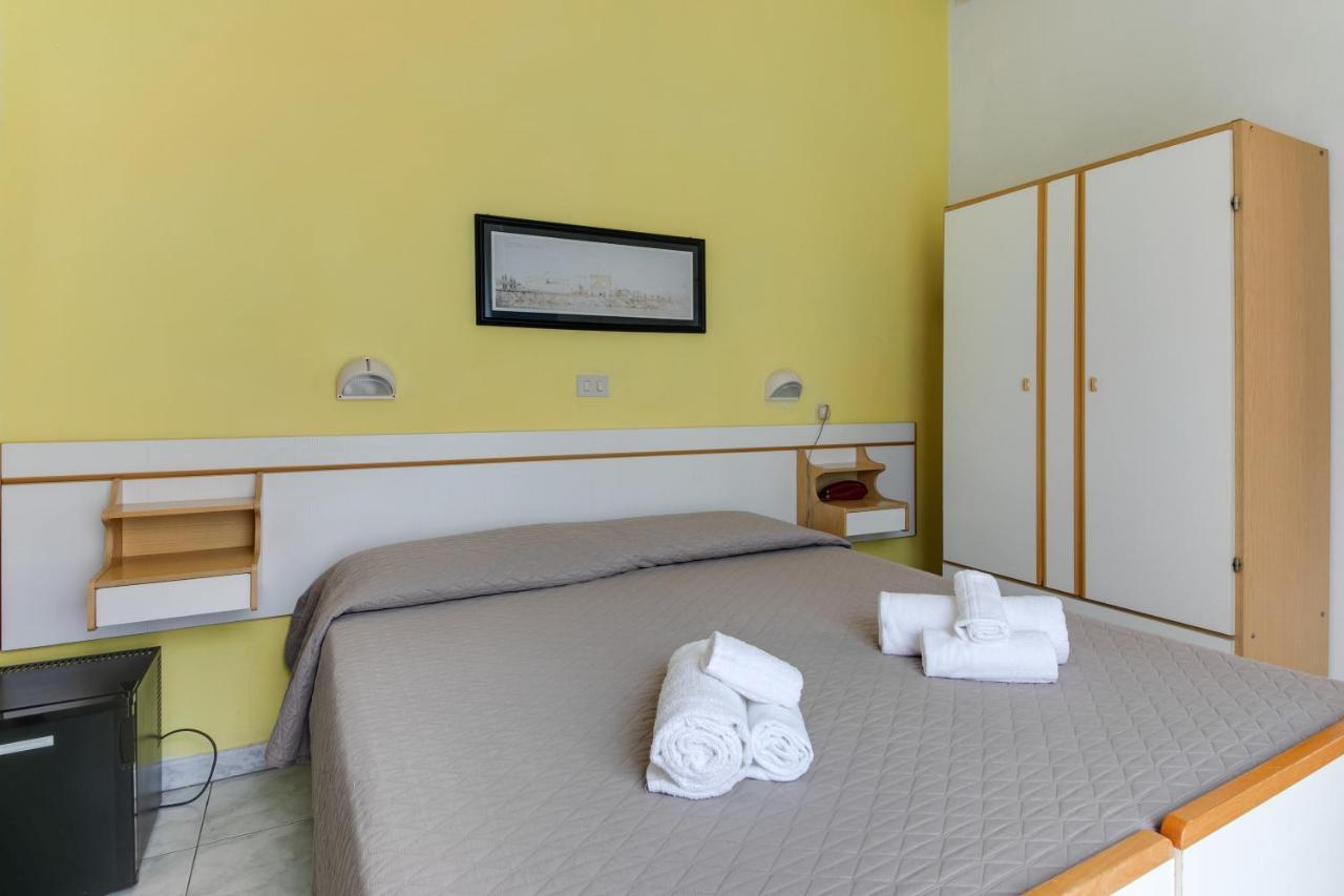 Hotel Villa Merope Римини Экстерьер фото