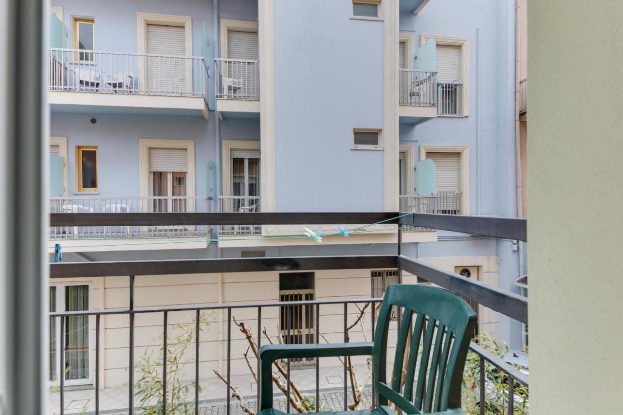Hotel Villa Merope Римини Экстерьер фото