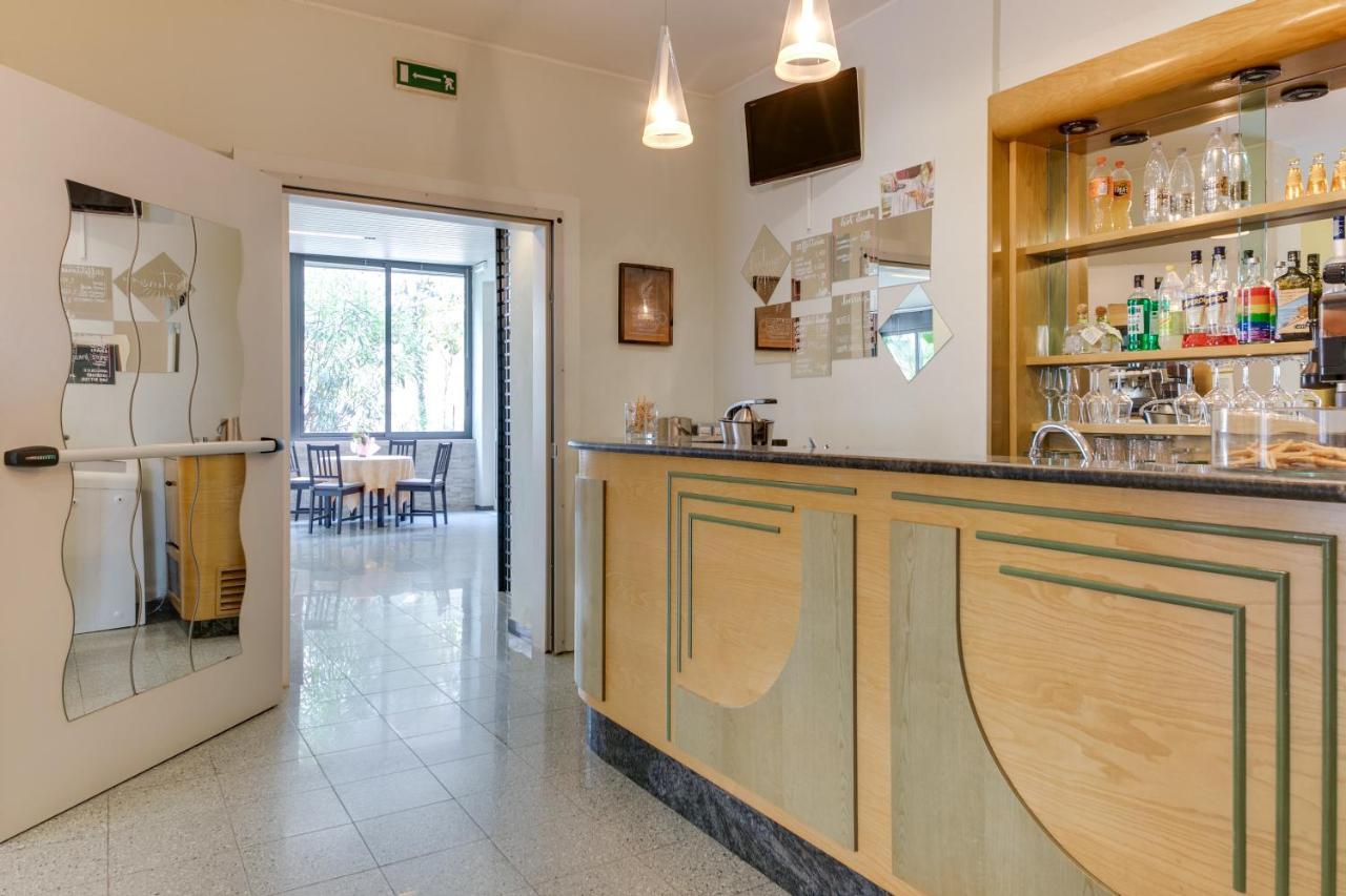 Hotel Villa Merope Римини Экстерьер фото