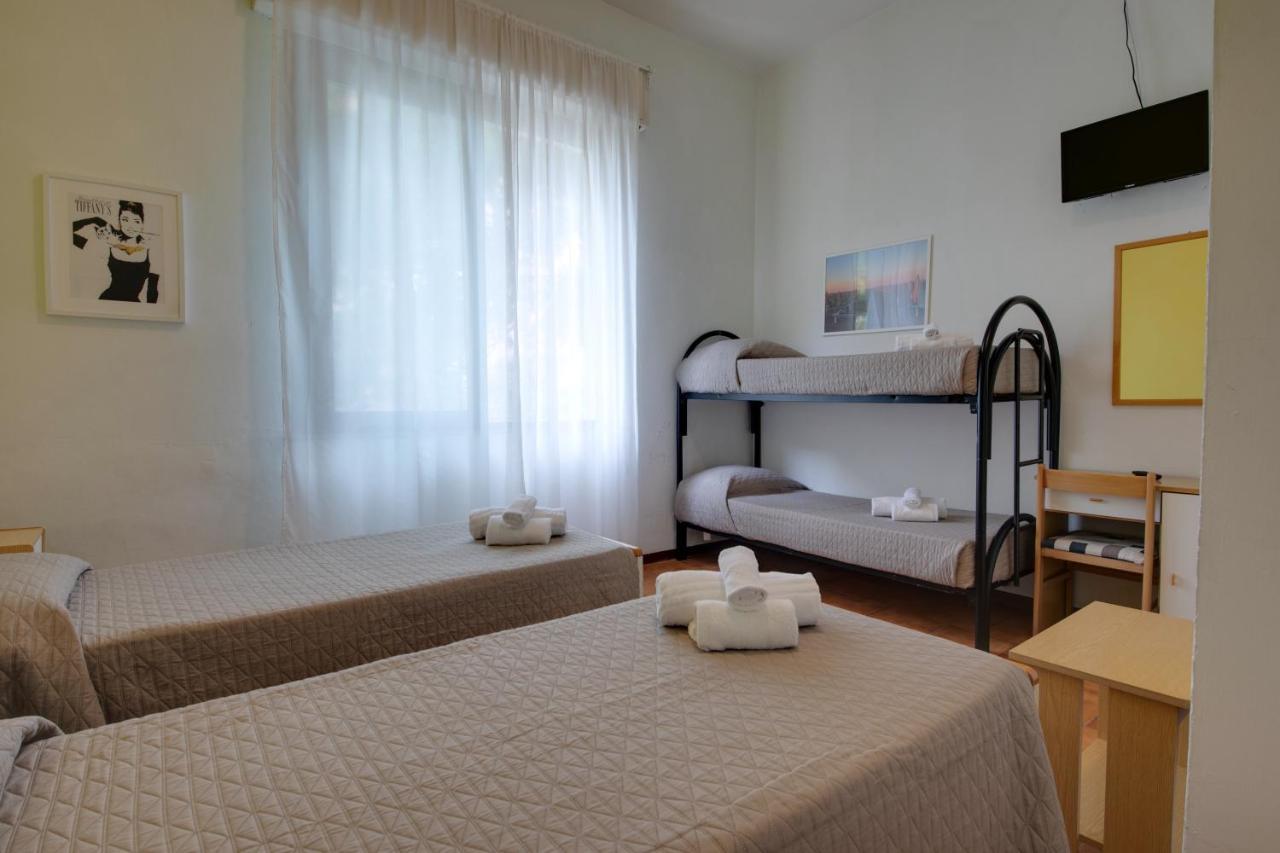 Hotel Villa Merope Римини Экстерьер фото