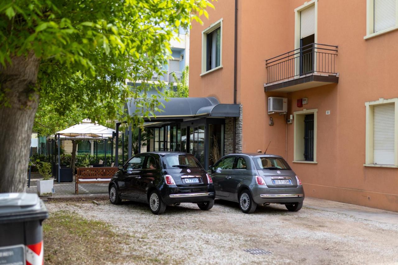Hotel Villa Merope Римини Экстерьер фото