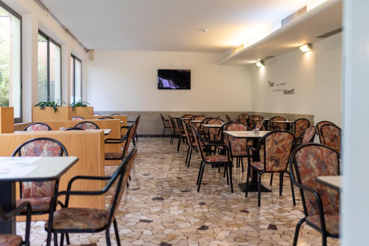 Hotel Villa Merope Римини Экстерьер фото