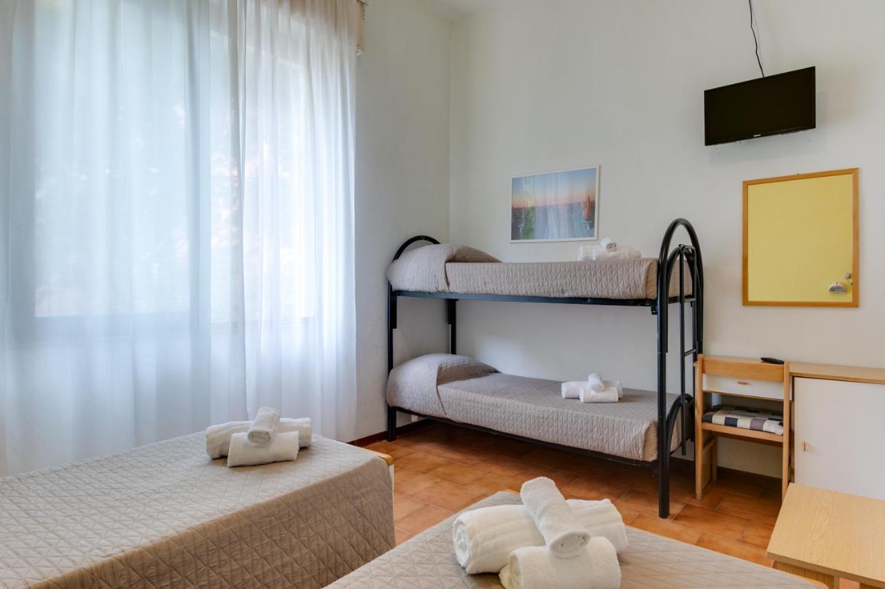 Hotel Villa Merope Римини Экстерьер фото