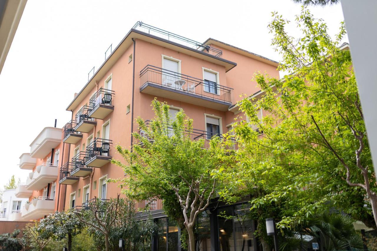 Hotel Villa Merope Римини Экстерьер фото